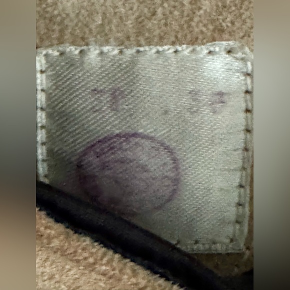 True Vintage 1960s Suede Embroidered Cape Poncho Floral - Picture 6 of 6